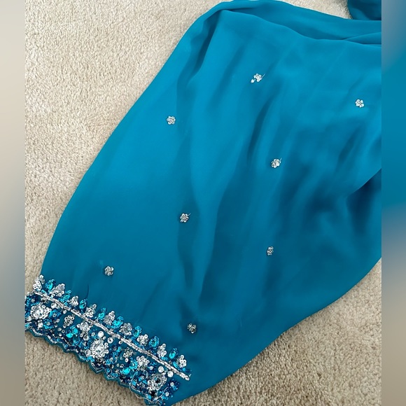 Salwar suit - Picture 6 of 6